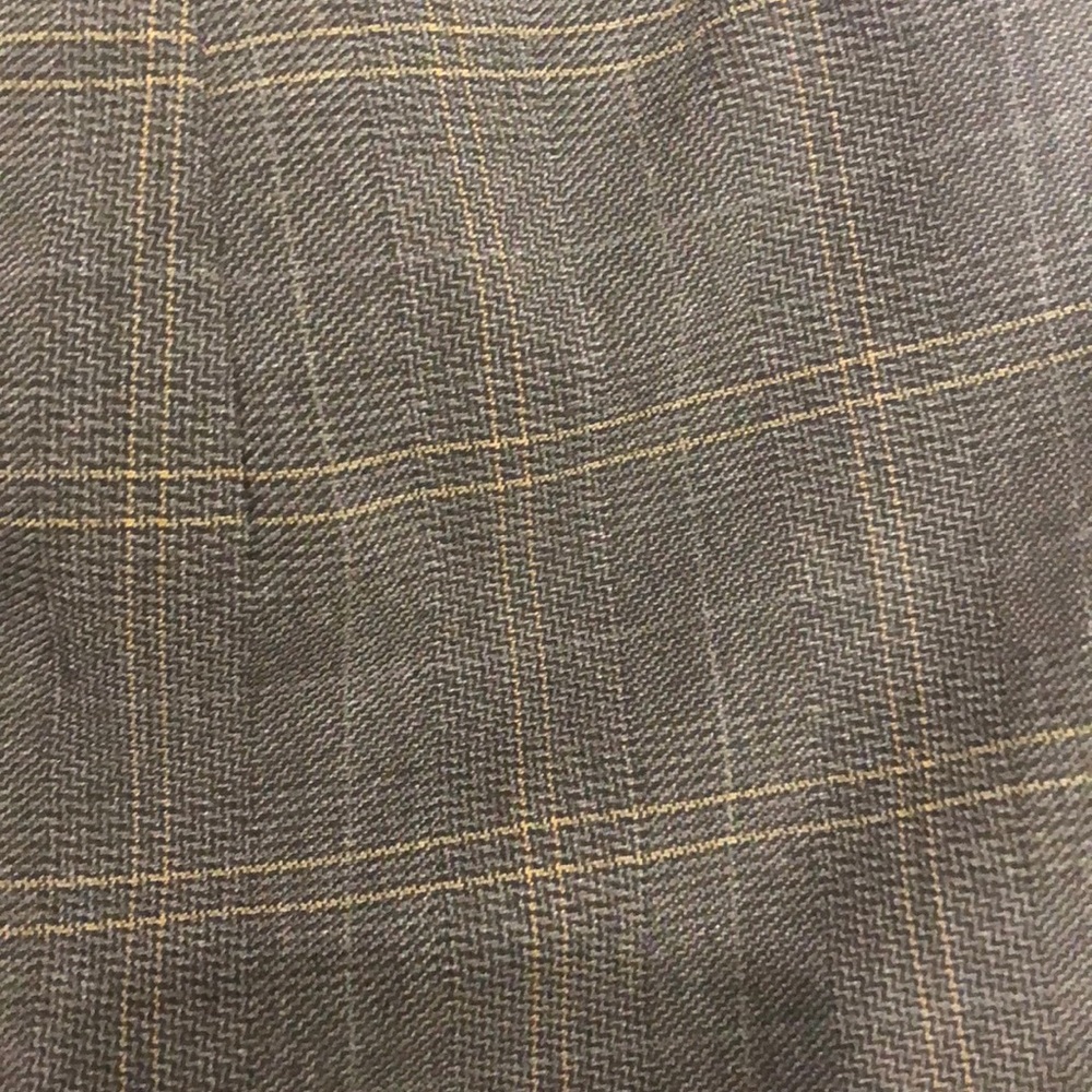 Forever 21 Gray Pencil Skirt with Black Buttons - Picture 4 of 4